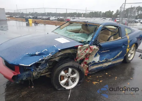 2008 Ford Mustang V6 Deluxe/V6 Premium z USA, uszkodzony, nr VIN 1ZVHT80N285199973